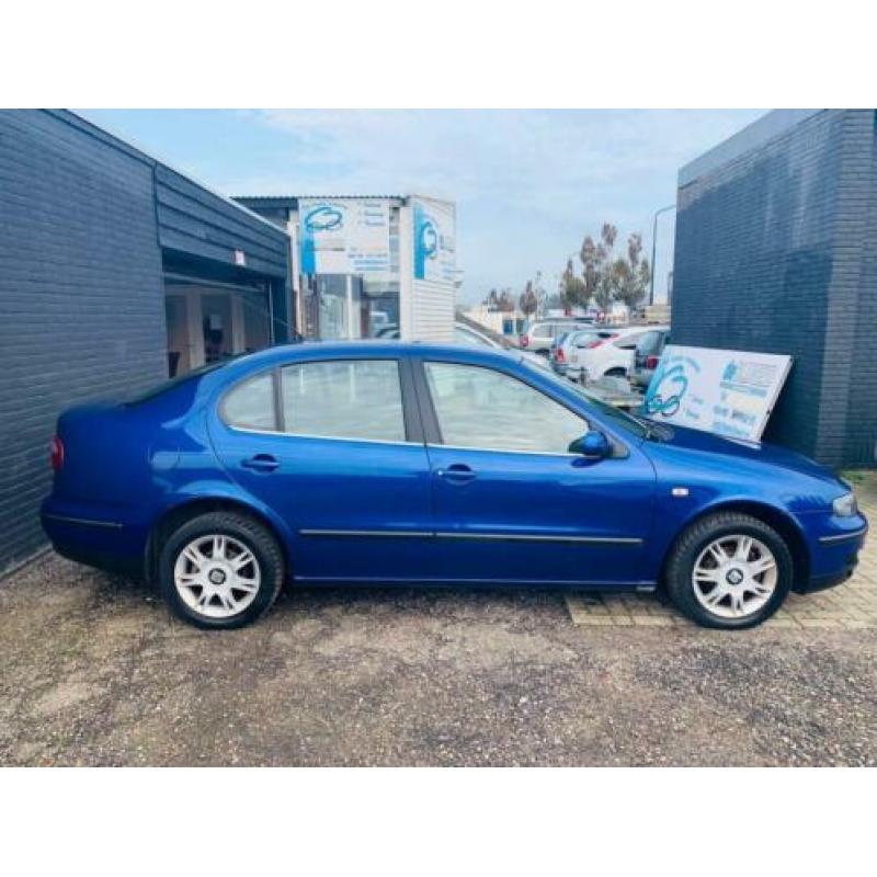 SEAT Toledo 1.6 Sport airco elek ramen trekhaak nette auto !