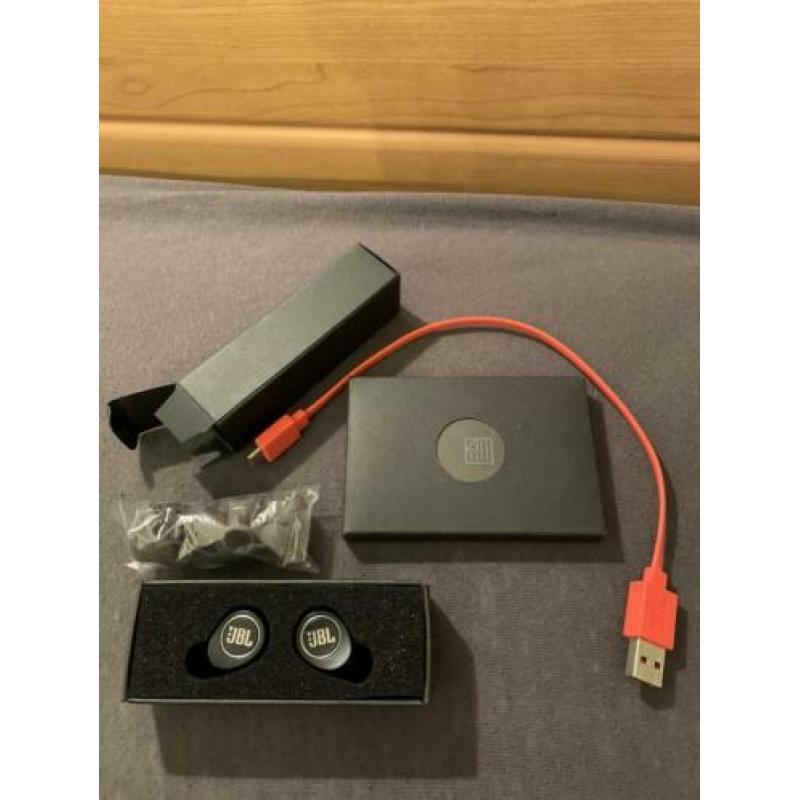 JBL FREE earbuds