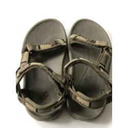 Teva sandalen donkergroen-army mt 32