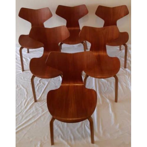 Top design Grand Prix chair Fritz Hansen by Arne Jacobsen