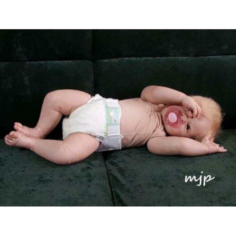 mjp Grant (2) een mollige 6mnd oude reborn baby