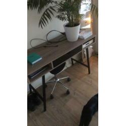 Bureau met bureaukruk