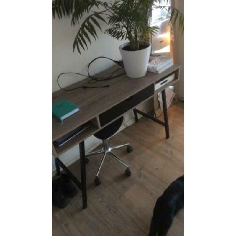 Bureau met bureaukruk