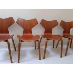Top design Grand Prix chair Fritz Hansen by Arne Jacobsen