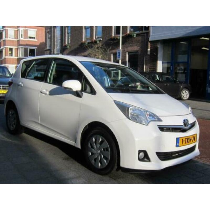 Toyota Verso-S 1.3 VVT-i Comfort Navigatie, Airco, Cruise Co