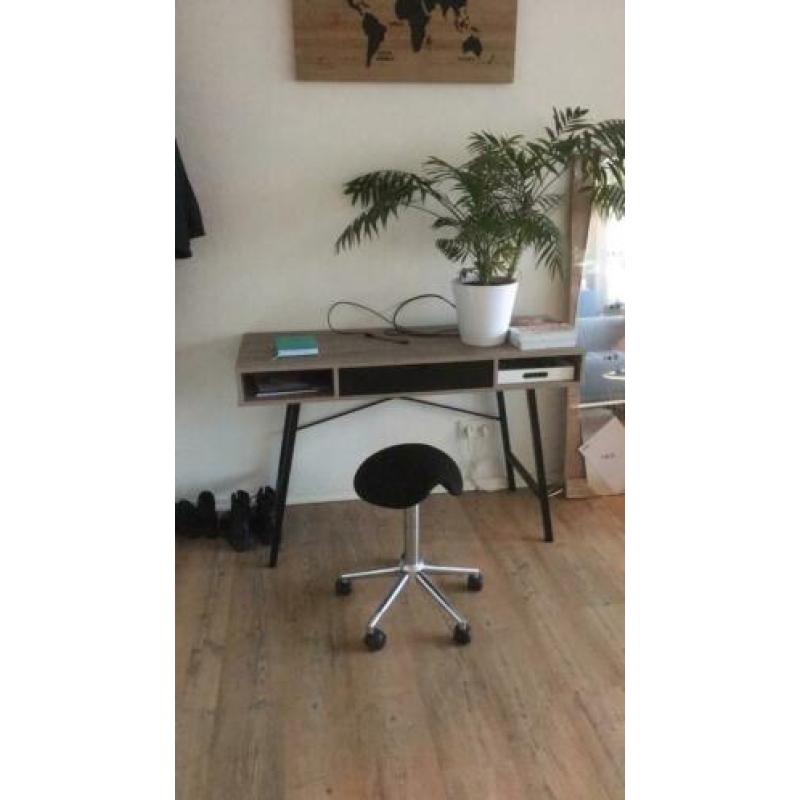 Bureau met bureaukruk