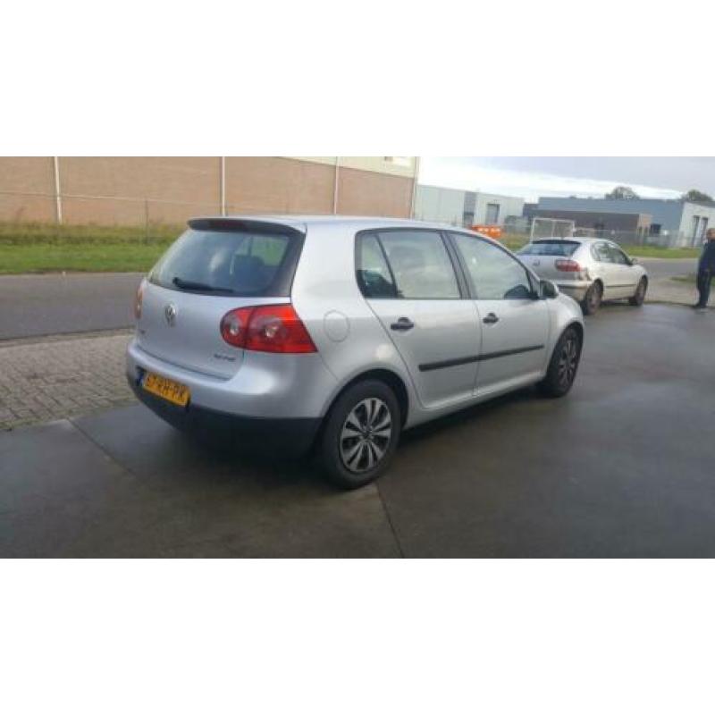 Volkswagen Golf 1.6 FSI Turijn Airco
