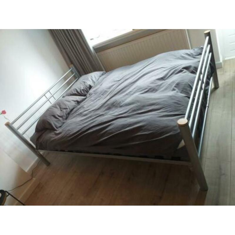 tweepersoonsbed 140x200