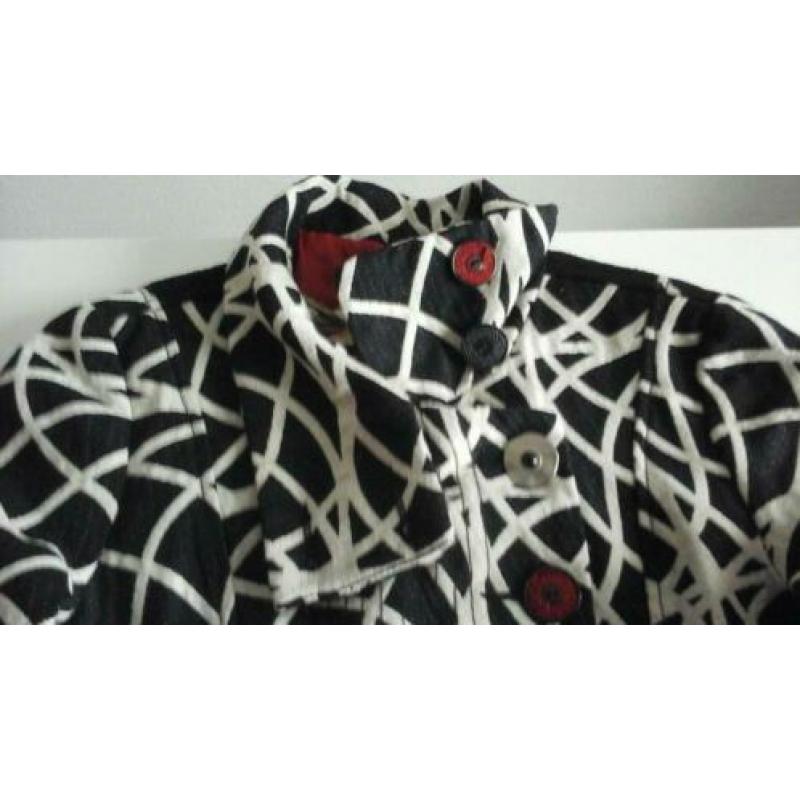 Damesjas mantel Desigual, kleur zwart met wit, maat 42 zgan!