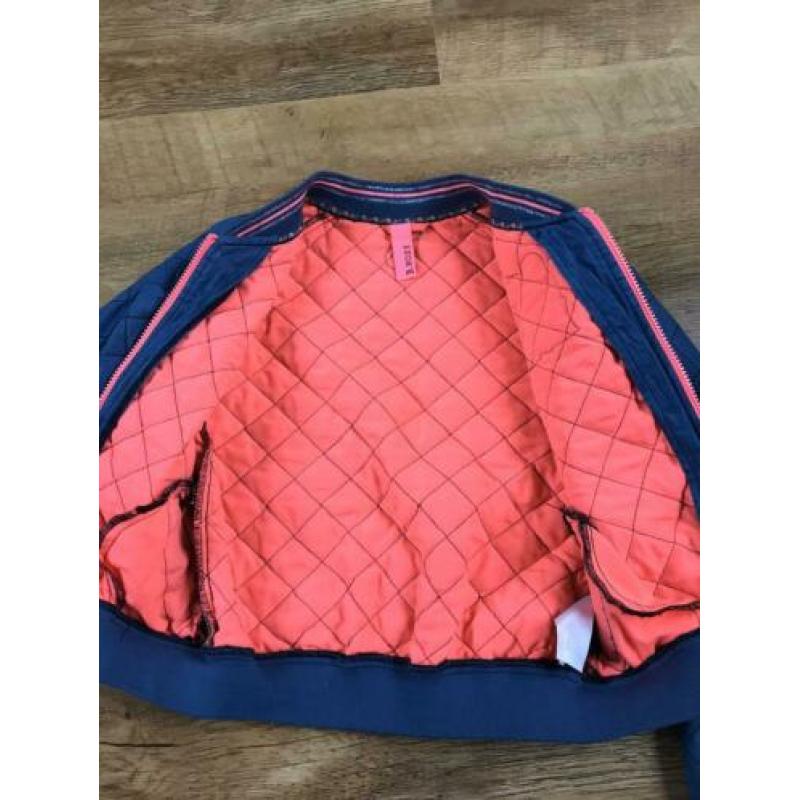 Mooi gewatteerd vest van B-Nosy maat 146/152