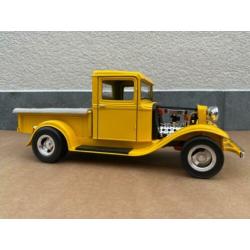 1:18 - Ford Pick Up 1934 Tuned