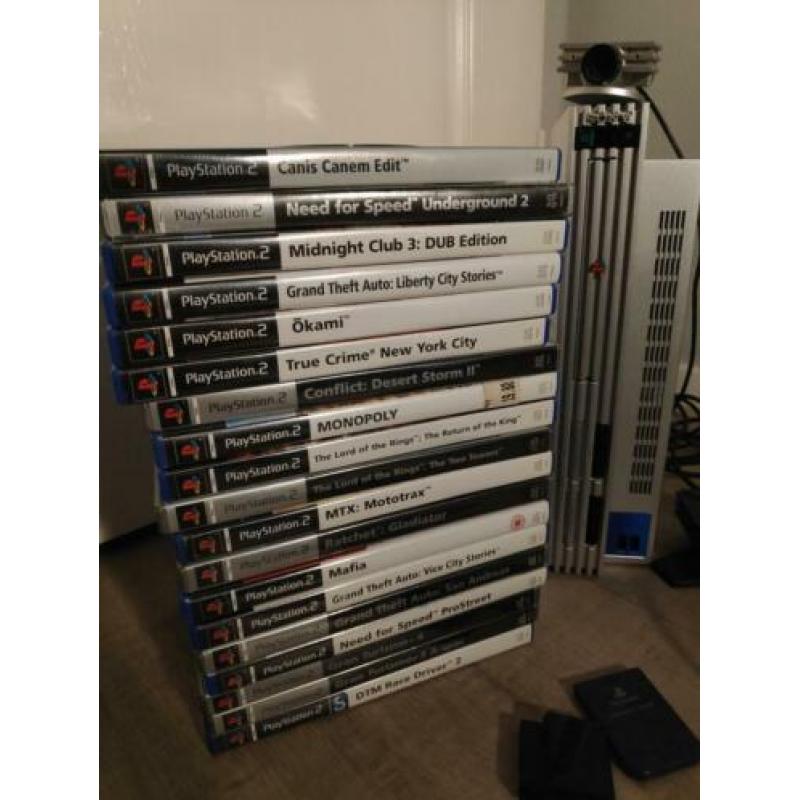 PS2 set met 40 games 3 controllers en veel toebehoren!