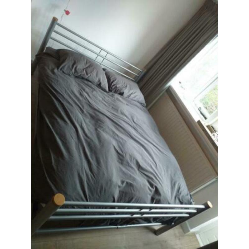 tweepersoonsbed 140x200