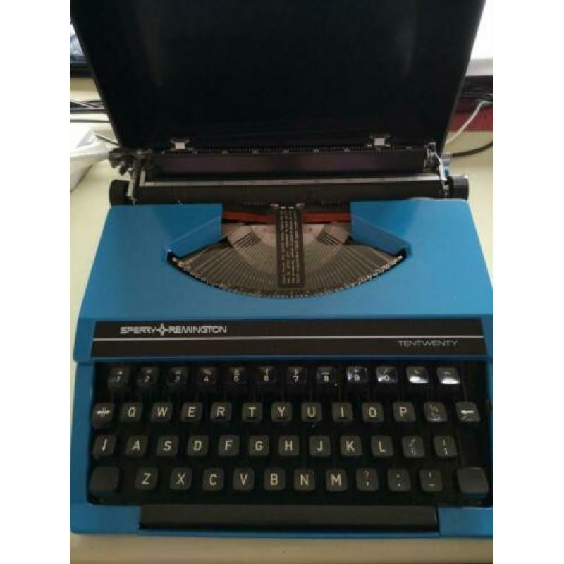 Typemachine Remington blauw jaren 70
