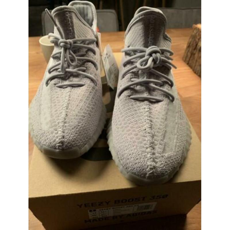 Yeezy boost 46 2/3