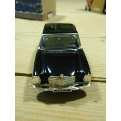 Mercedes Saloon, 007 'Octopussy' 1:36