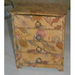 Vintage oud stoffen ladekastje