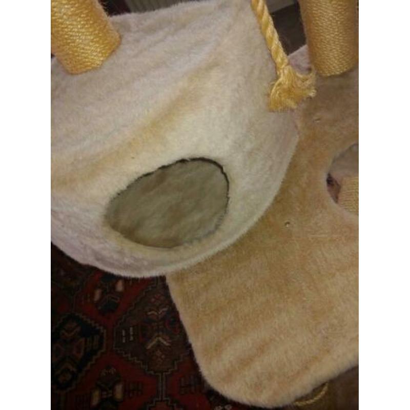 Katten speeltoren krabpaal
