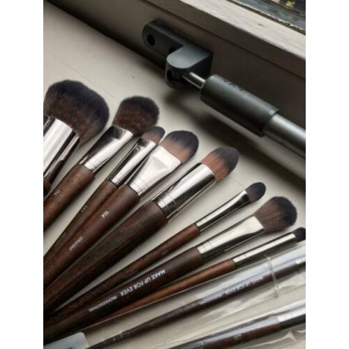 Kwasten van make-up for ever. Volledig NIEUW