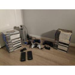 PS2 set met 40 games 3 controllers en veel toebehoren!