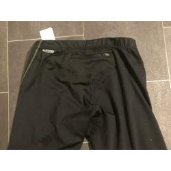 Asics sport broek. Maat L. Opruiming