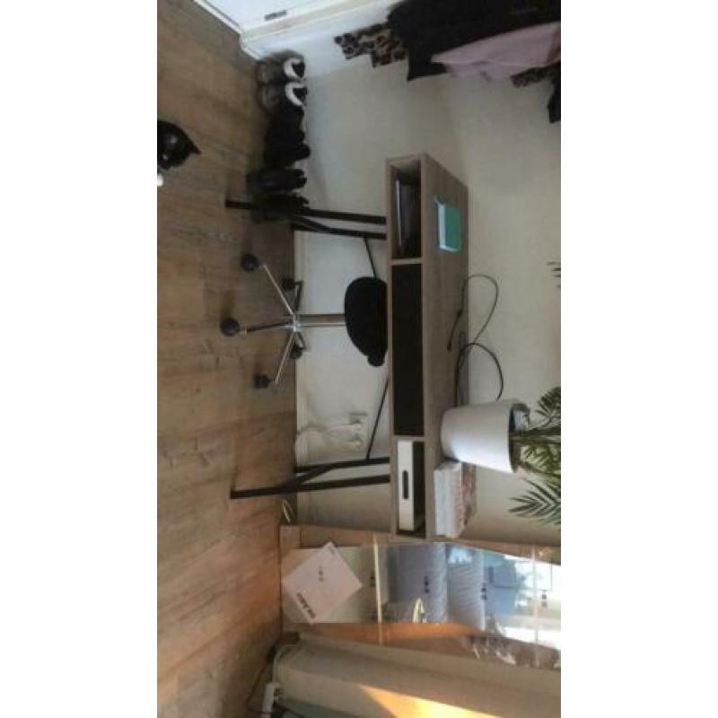 Bureau met bureaukruk