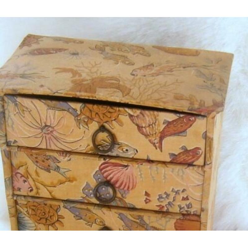Vintage oud stoffen ladekastje