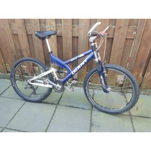 Giant mountuinbike 28 inch met 3x8 versnellingen