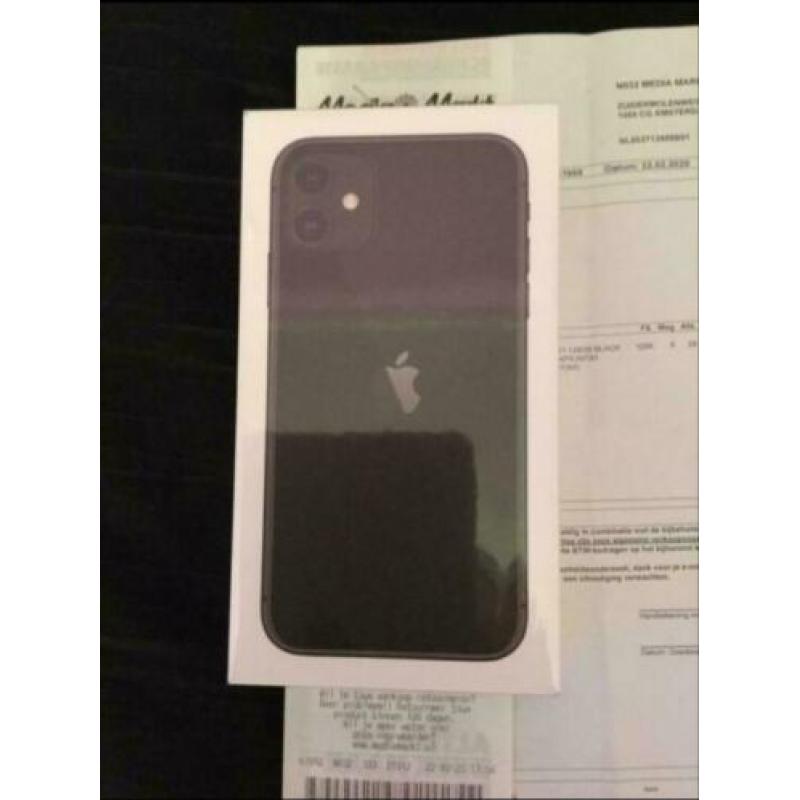 Iphone 11 128GB geseald met aankoopbon erbij. Garantie