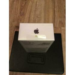 Iphone 11 128GB geseald met aankoopbon erbij. Garantie