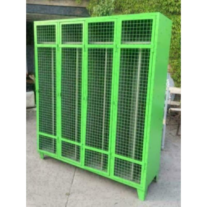 gaderobekast / industrieeel / oude lockerkast