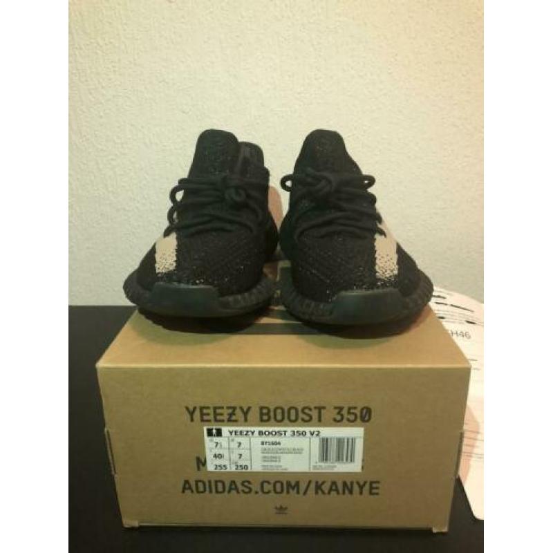 Adidas Yeezy Boost 350 V2 Core Black White Oreo 40 2/3 US7.5