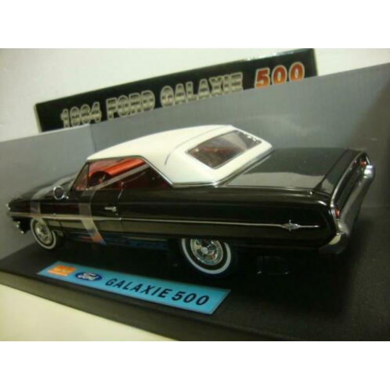 Ford Galaxi 500 zwart / wit dak 1963 Sun Star 1:18 KRD