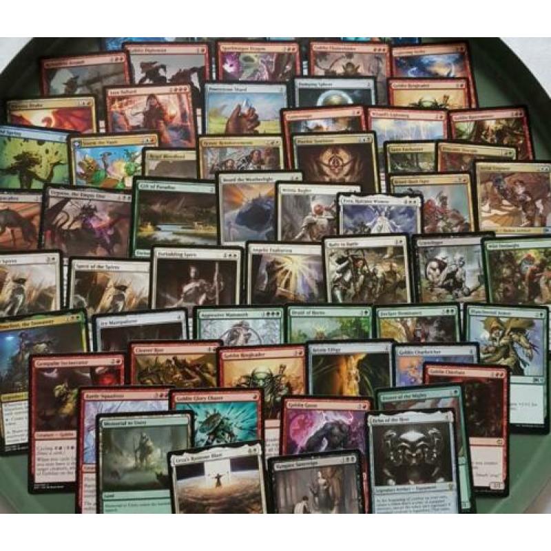 A mixture of Magic the Gathering cards & 2 life dice!