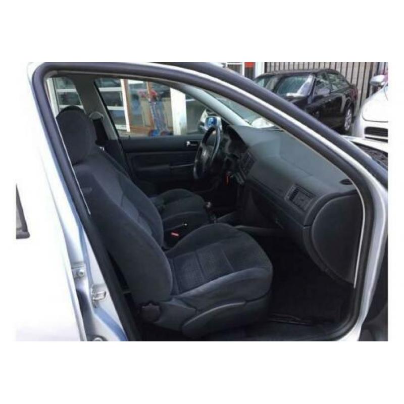 Volkswagen Golf 1.4 16v