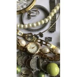 Lot van sieraden