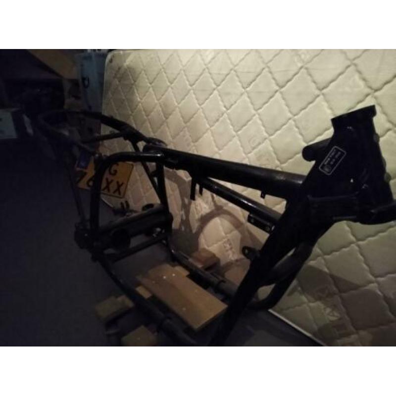 BMW R 60/7 frame incl. kenteken