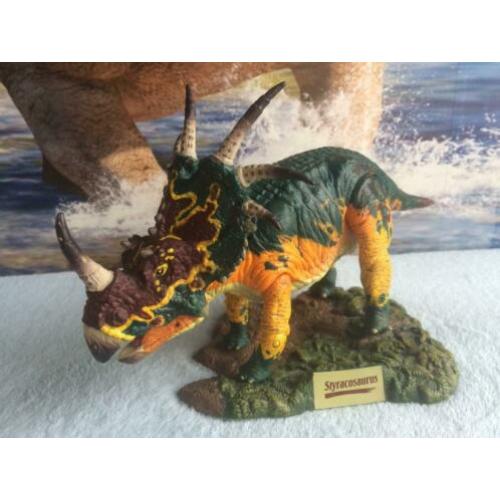Carnage Resaurus Styracosaurus ZELDZAAM