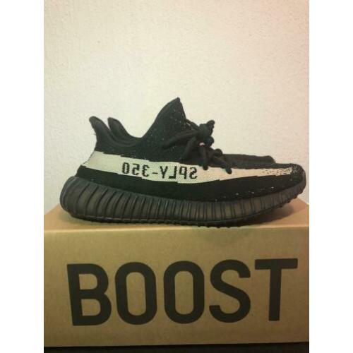 Adidas Yeezy Boost 350 V2 Core Black White Oreo 40 2/3 US7.5