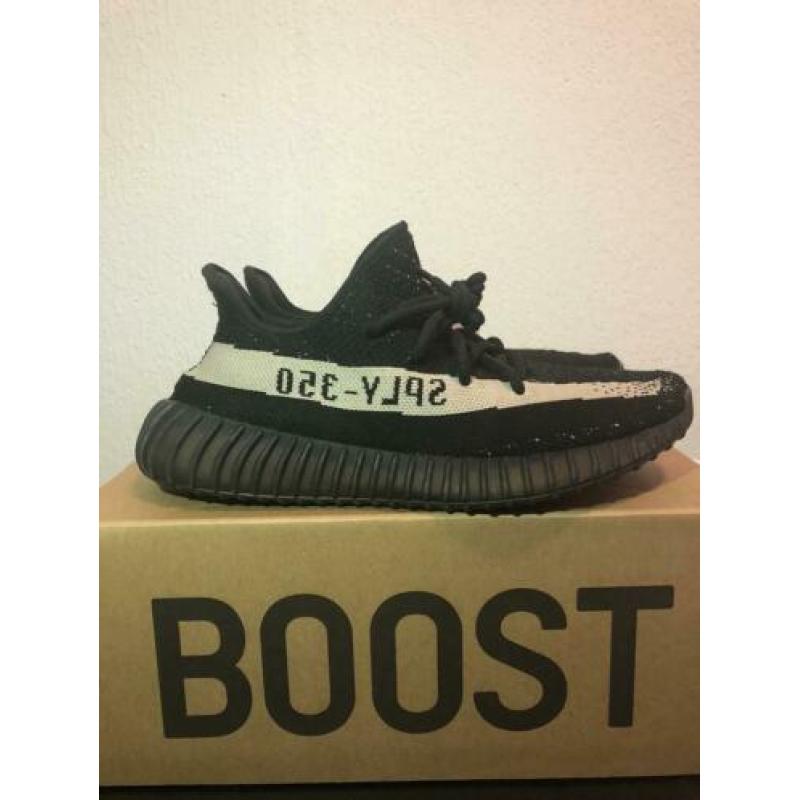 Adidas Yeezy Boost 350 V2 Core Black White Oreo 40 2/3 US7.5