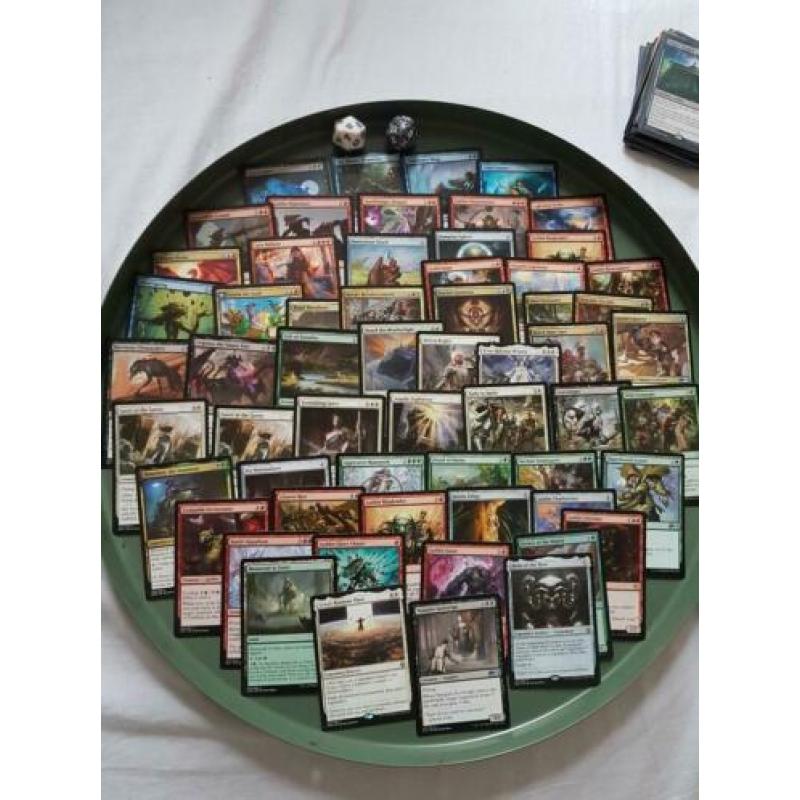 A mixture of Magic the Gathering cards & 2 life dice!