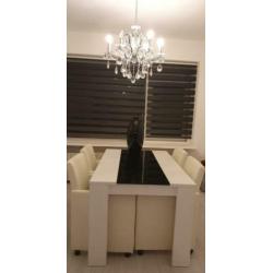 Hoogglans vitrine kast meubels