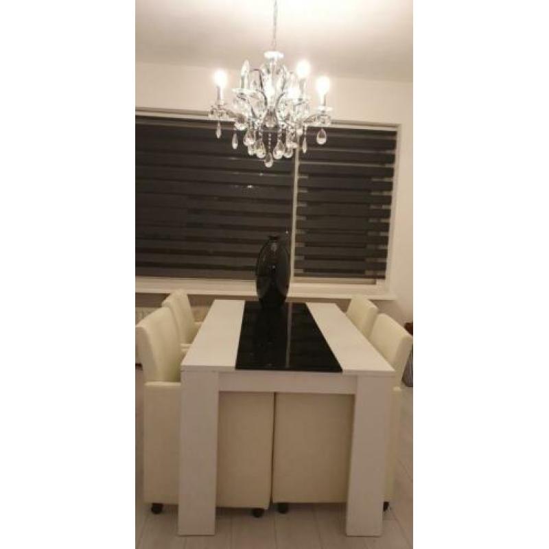 Hoogglans vitrine kast meubels