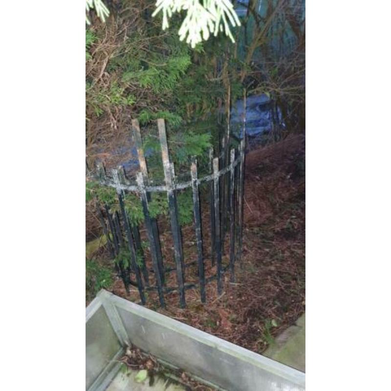 Ijzeren boom omhulsel en stalen platen, minstens 7 platen