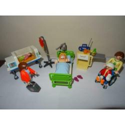 Playmobil ziekenhuis kamer 4405, rolstoel en couveuse 4225