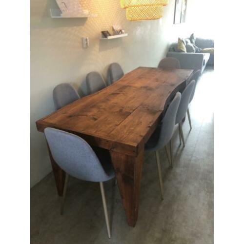 8 persoons houten tafel
