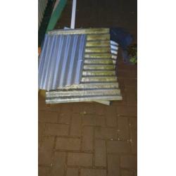 Ijzeren boom omhulsel en stalen platen, minstens 7 platen