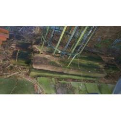 Ijzeren boom omhulsel en stalen platen, minstens 7 platen