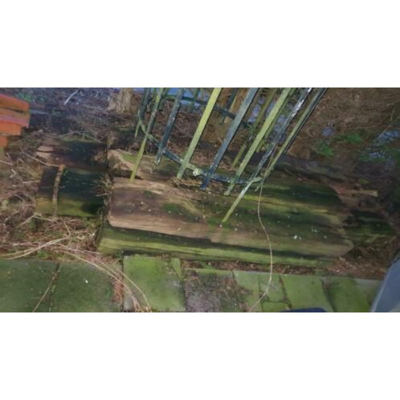 Ijzeren boom omhulsel en stalen platen, minstens 7 platen