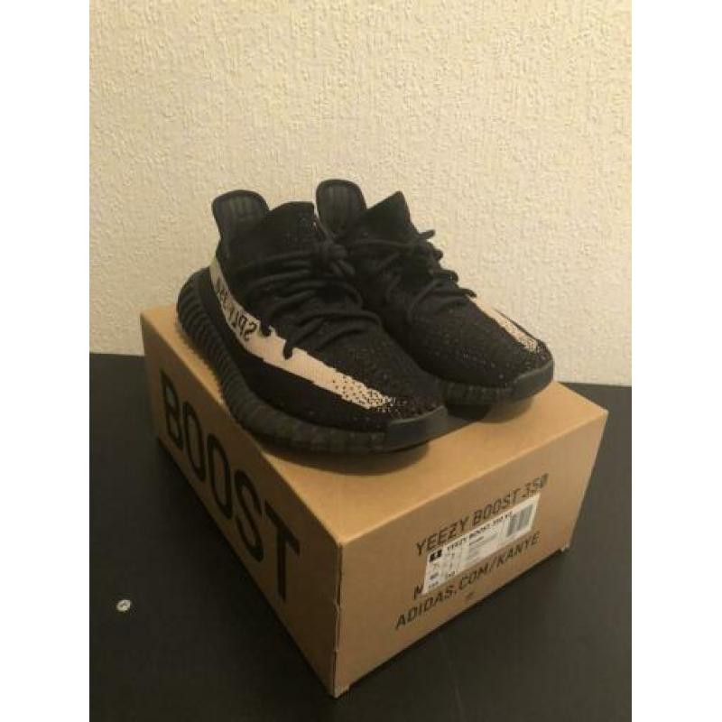 Adidas Yeezy Boost 350 V2 Core Black White Oreo 40 2/3 US7.5